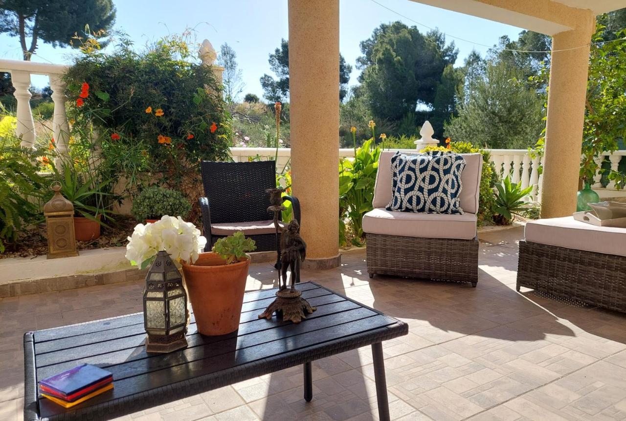 Fabulous Detached Large Villa 5 Bedrooms 3 Bathrooms Backing Onto Villamartin Golf Course Exterior foto